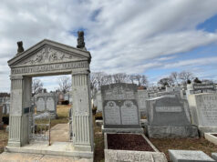 Sages, celebrities, veterans, crooks: Take a NY cemetery’s Jewish walks of fame – and infamy